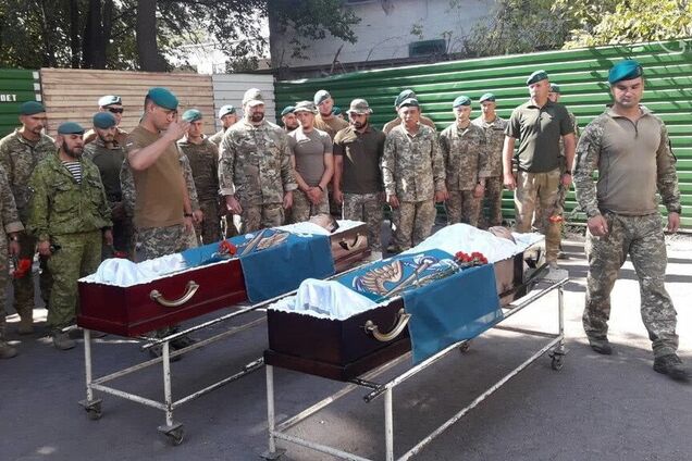 Прощання із загиблими морськими піхотинцями у Маріуполі