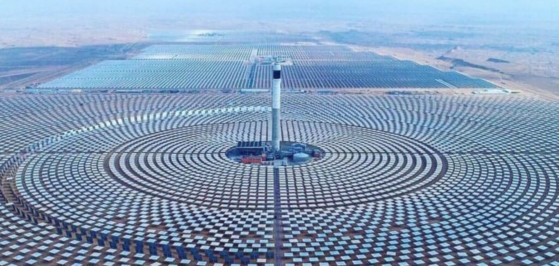 Как выглядит самая мощная солнечная электростанция: появилось впечатляющее видео