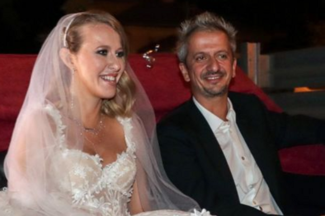 Поцелуй Собчак и Богомолова на свадьбе попал на видео