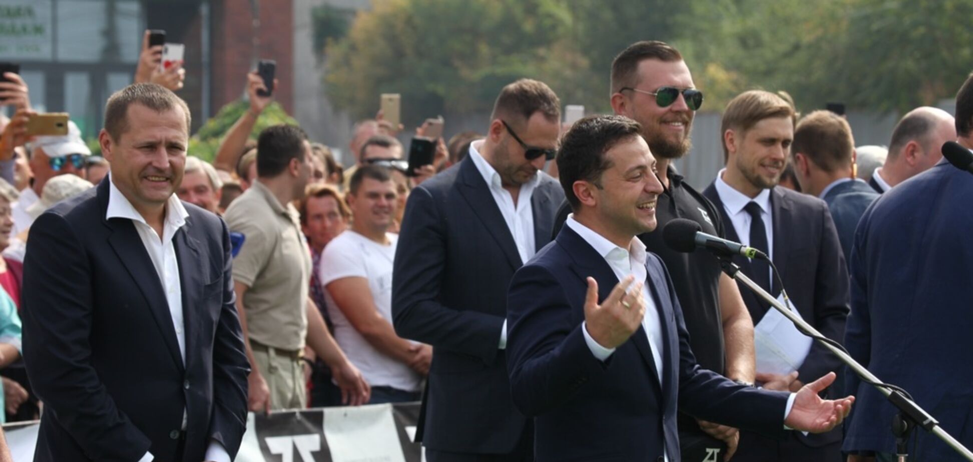 Владимир Зеленский открыл Всеукраинский турнир по стронгмену в Днепре