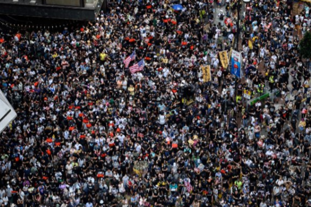 У справу пішли водомети: 'Майдану' в Гонконзі завдали нового удару