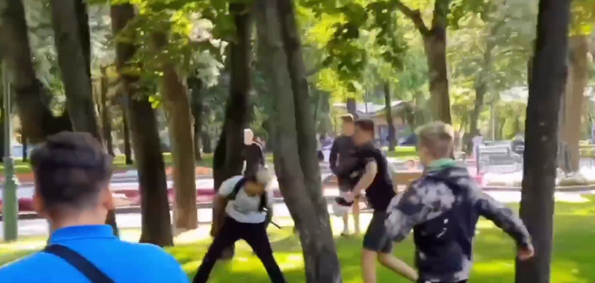 З'явилося нове відео побиття школяра після Маршу рівності в Харкові