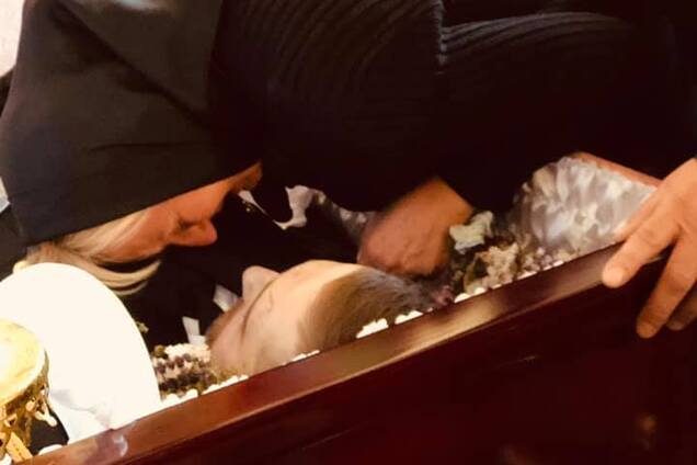 'Серце розривається!' Фото матері загиблого українського воїна довело мережу до сліз