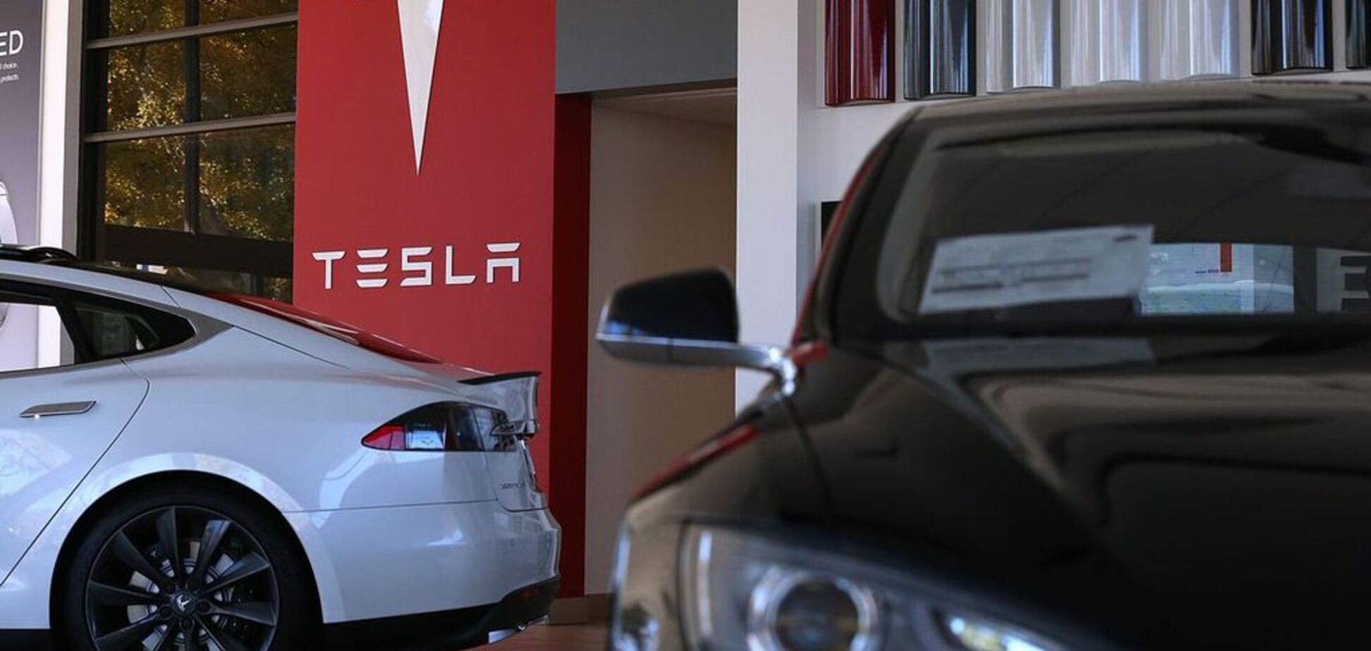 Tesla перестала быть самым безопасным авто: что случилось