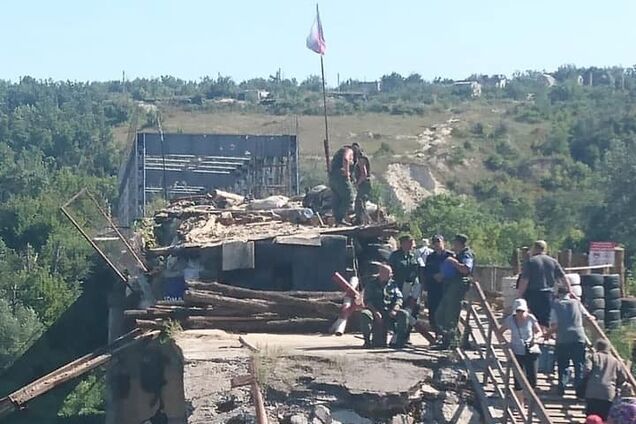 Позиції терористів під Станицею Луганською