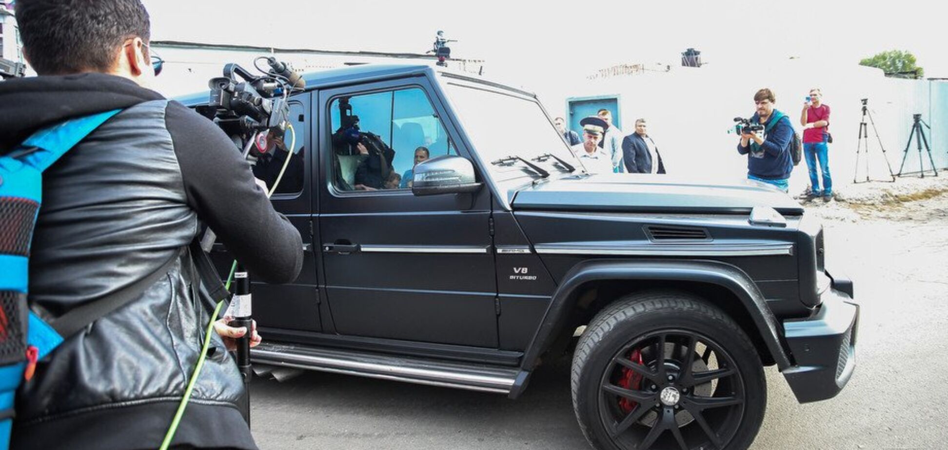 Стало известно о состоянии журналиста, который попал под машину Кокорина