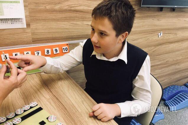Как в Днепре дети с аутизмом успевают учиться в обычной школе, изучать английский и заниматься творчеством