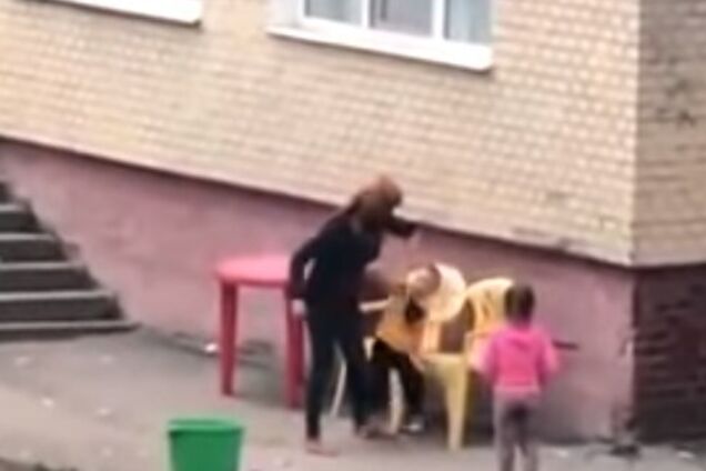 'Неврівноважена особа!' В Одесі вихователька знущалася з дитини у садку