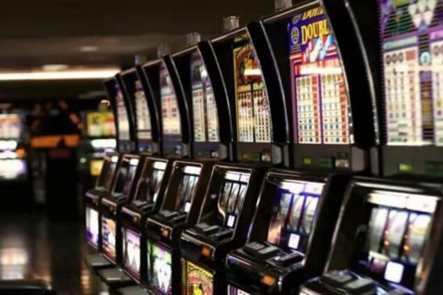 Гральний бізнес на Дніпропетровщині: ДБР підозрює місцевих правоохоронців