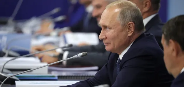 Разрушительная санкция остановит агрессию Кремля, заявил журналист