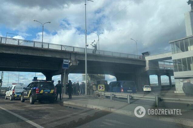 У Києві через 'замінування' перекрили частину метро