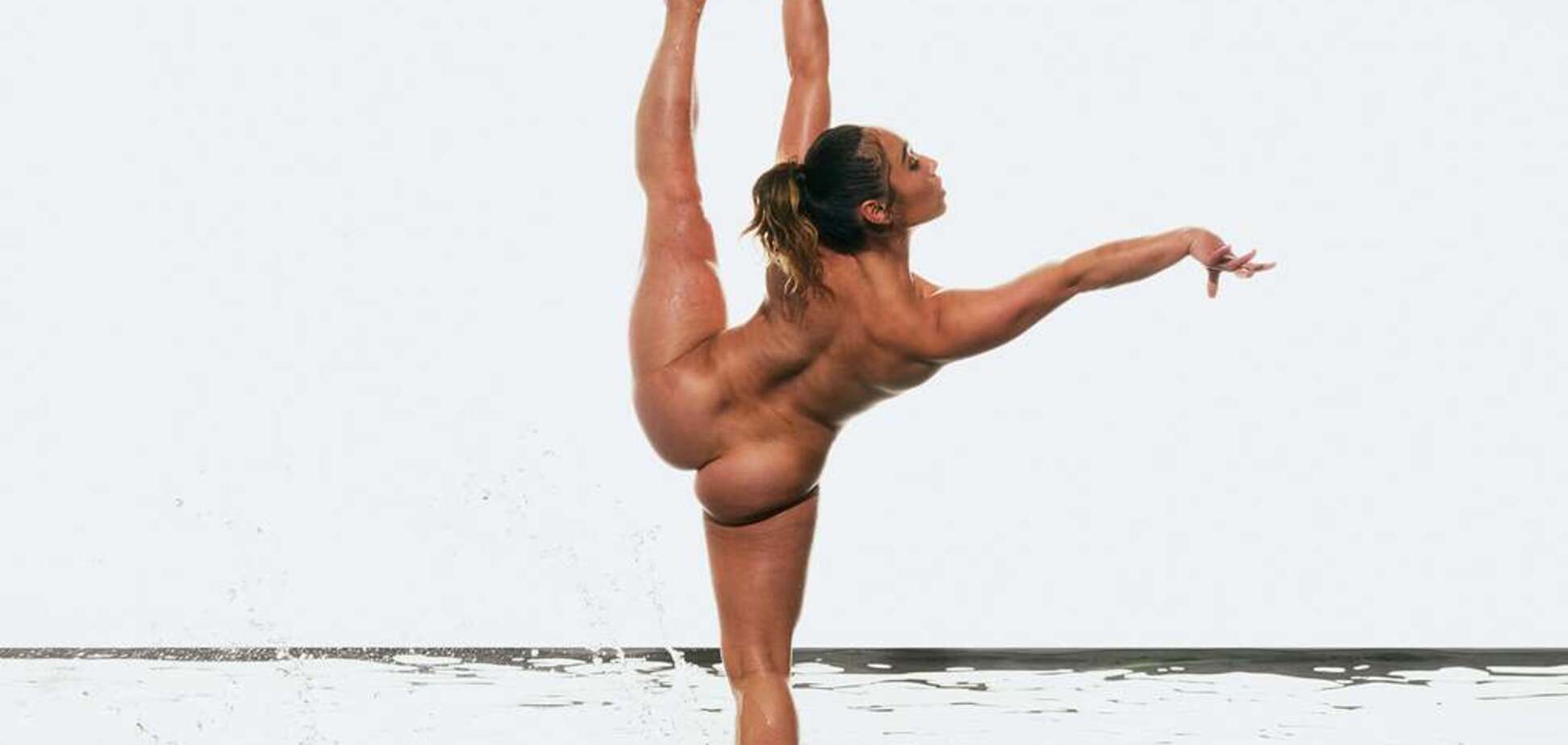 Знаменита гімнастка знялася повністю оголеною для журналу - опубліковані фото і відео