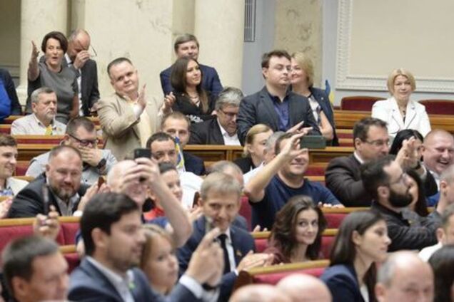 В Раде разгорелся скандал из-за закона о прослушке