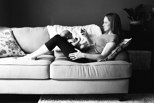 Одиночество в смартфоне: фотограф показал, куда движется человечество