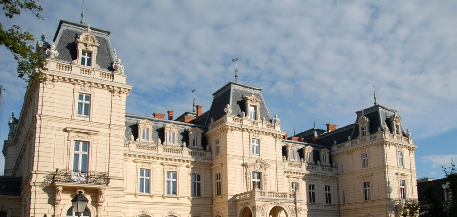 Во Львове электростанцию вмонтируют в историческое здание