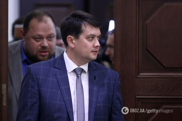 'Сядьте на места!' Разумков в Раде приструнил нардепов за 'безделье'