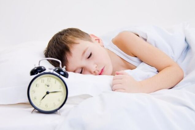 Здоровий сон: стало відомо, скільки і як рекомендовано спати школярам