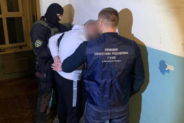 Под Черкассами закололи двух мужчин. Фото 18+