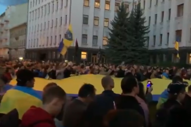 Під Офісом президента мітингували проти "формули Штайнмаєра": Зеленському озвучили вимоги