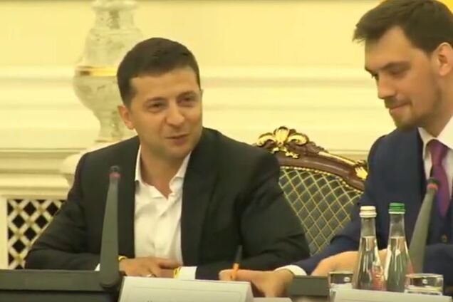 Зеленський публічно підколов Гончарука: що трапилося