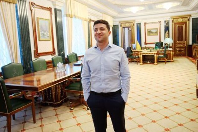 Дайте Зеленскому показать себя в работе, а потом топчитесь