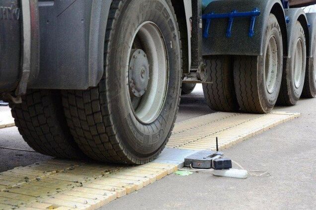 В Україні зробили крок до вирішення проблеми перевантажених фур на дорогах
