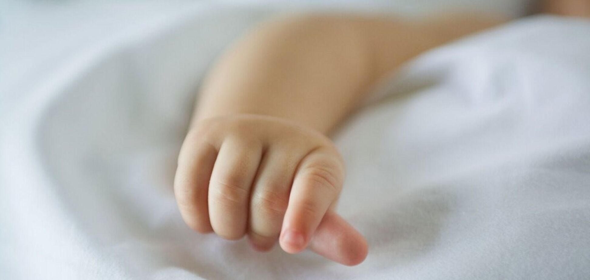 На Дніпропетровщині мати викинула дитину у смітник: немовля зникло