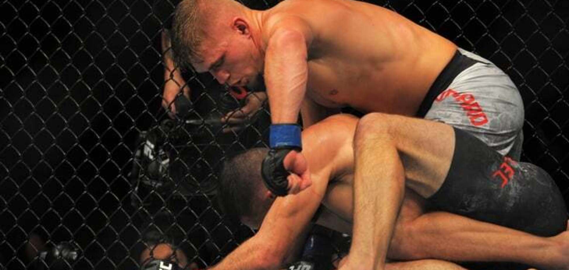 Бойцу UFC после победы пришлось вспарывать ногу