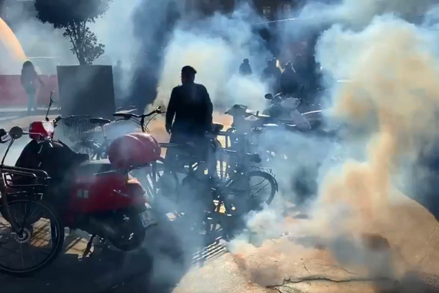 У Парижі знову атакували 'жовті жилети': десятки затриманих