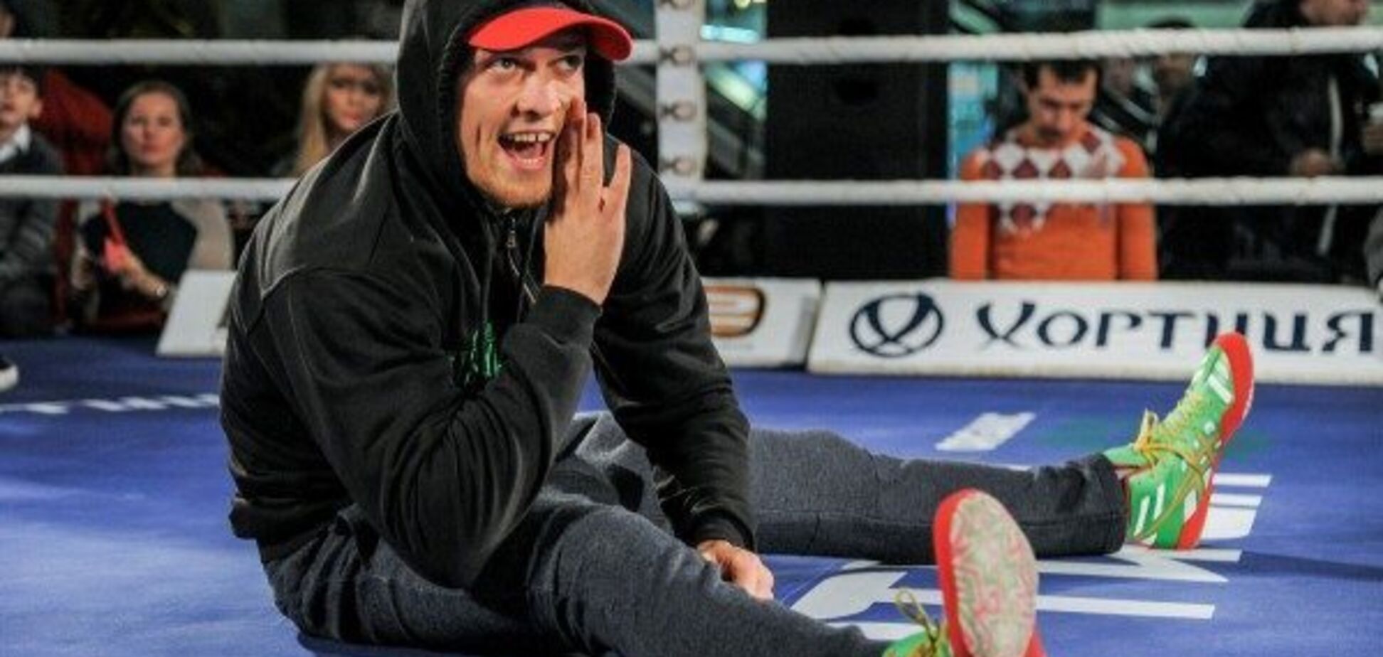 Сильнейший боксер России столкнулся с Усиком на тренировке - фотофакт