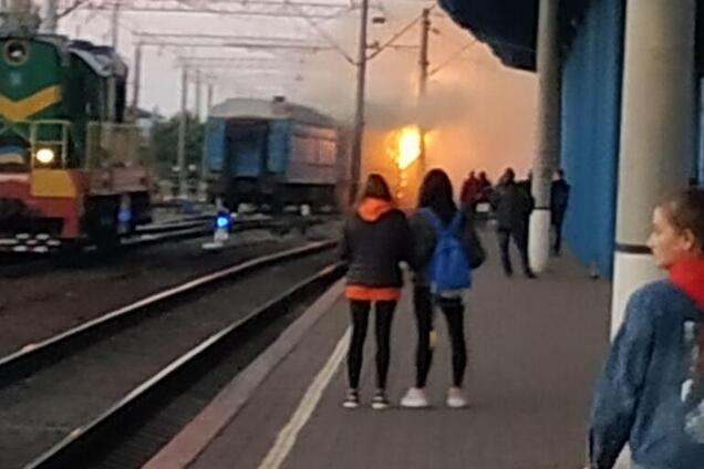 В Виннице загорелся пассажирский поезд: подробности и фото ЧП