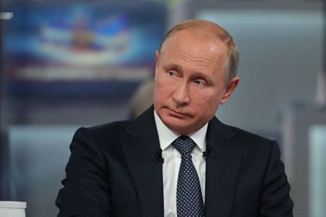 "Як прибили, так і тримається": в мережу злили рідкісне "військове" фото Путіна