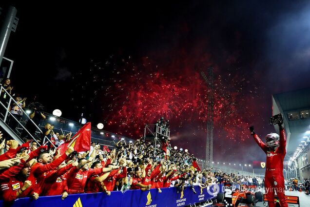 Формула-1: Ferrari зробили золотий дубль на Гран-прі Сінгапуру