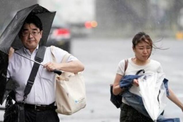 Смертоносний ураган накрив Японію: десятки постраждалих