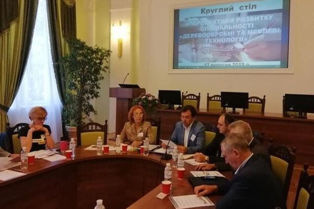 Закон про ринок деревини в Україні: експерти влаштували гостру дискусію