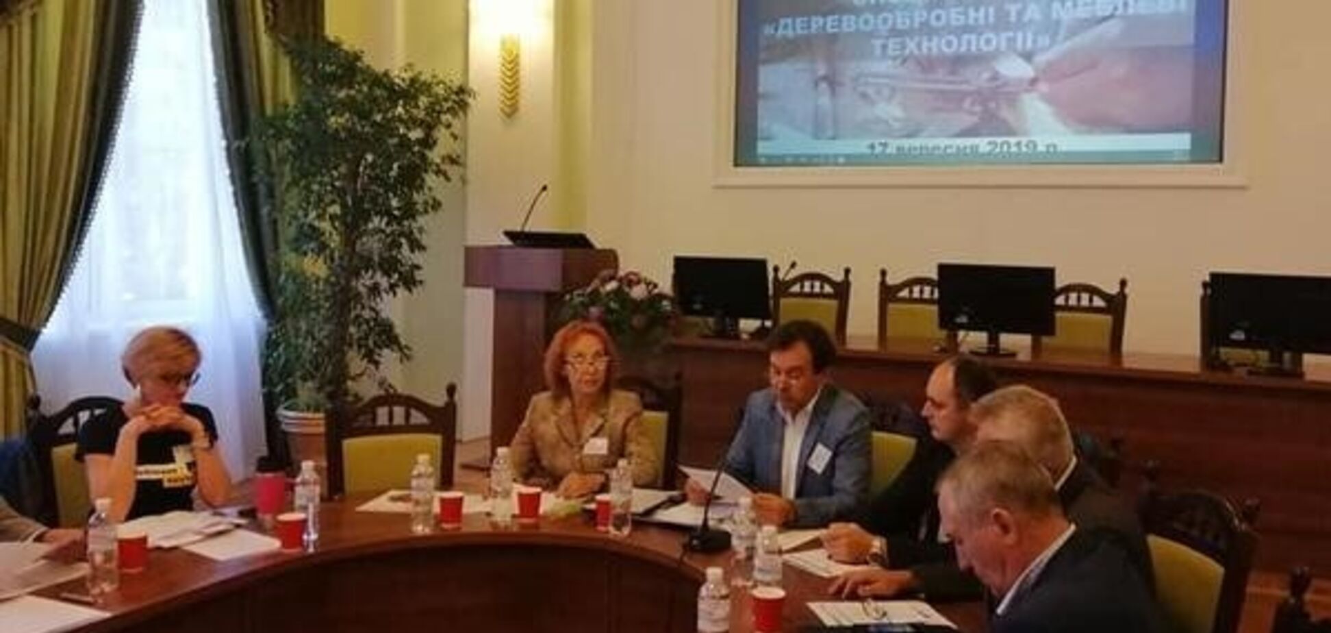 Закон о рынке древесины в Украине: эксперты устроили острую дискуссию