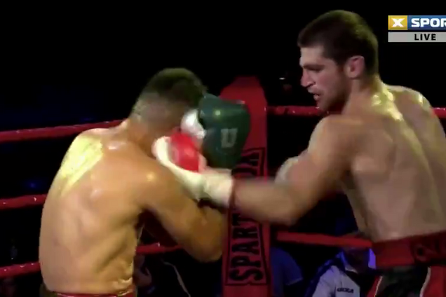 Украинский чемпион забил мексиканского боксера в Киеве - опубликовано видео