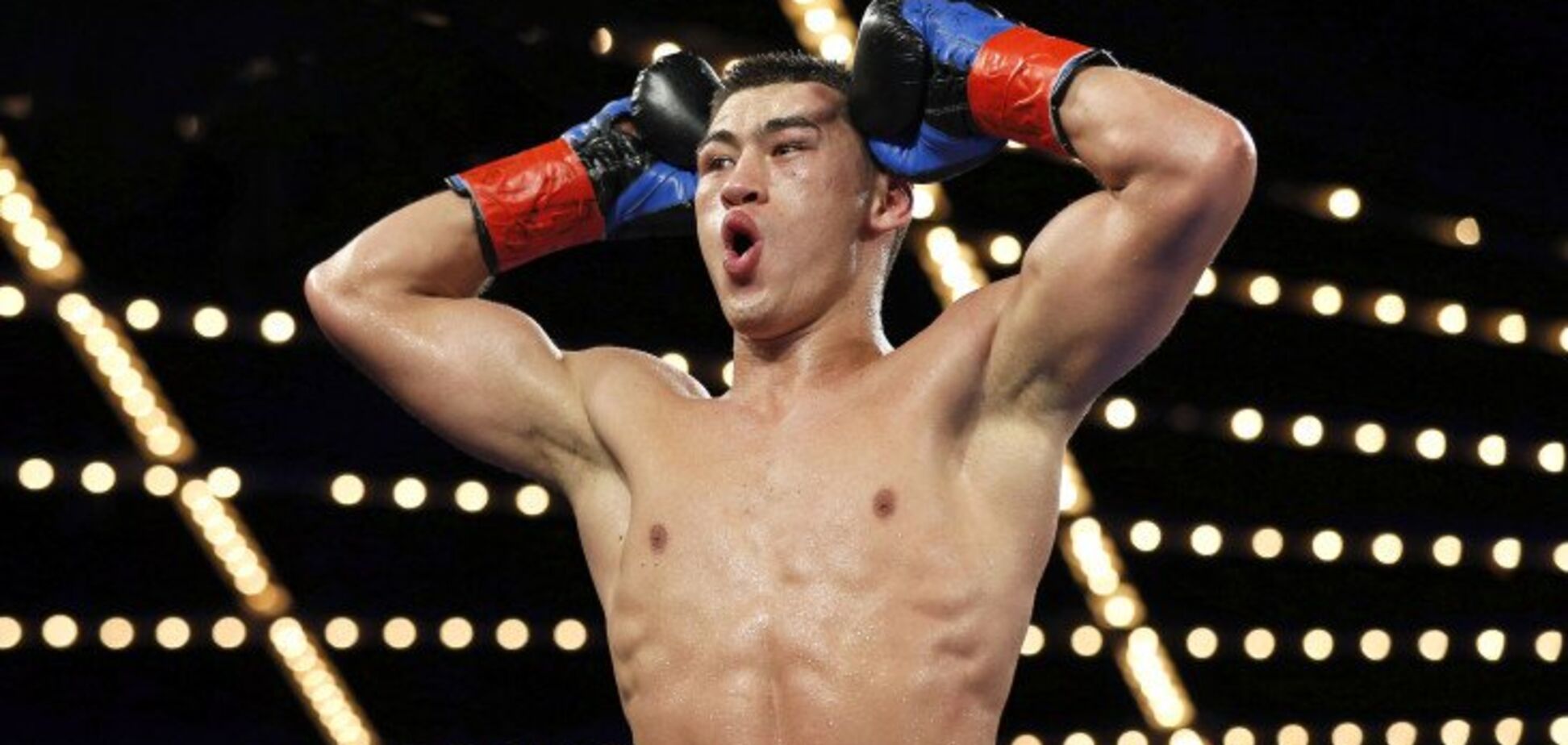 Непобежденный чемпион мира из России выступит на разогреве у Усика