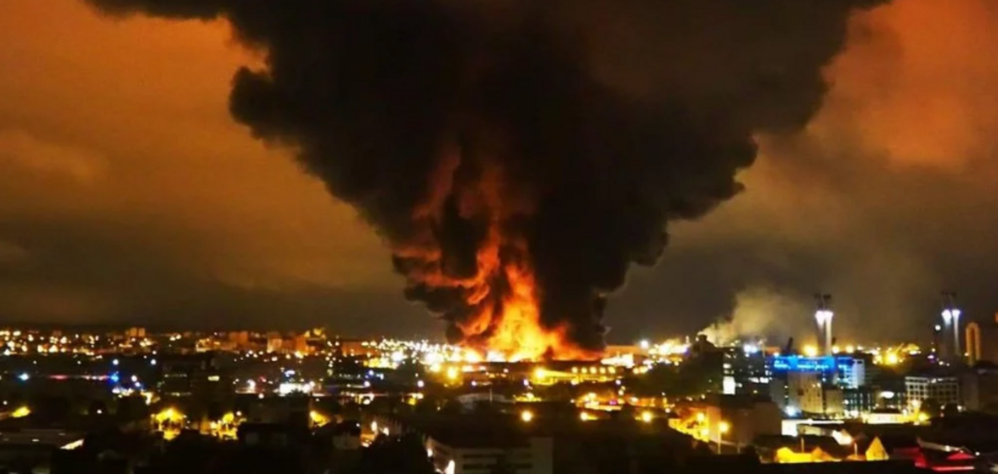Во Франции пожар на химзаводе поставил под удар 13 городов