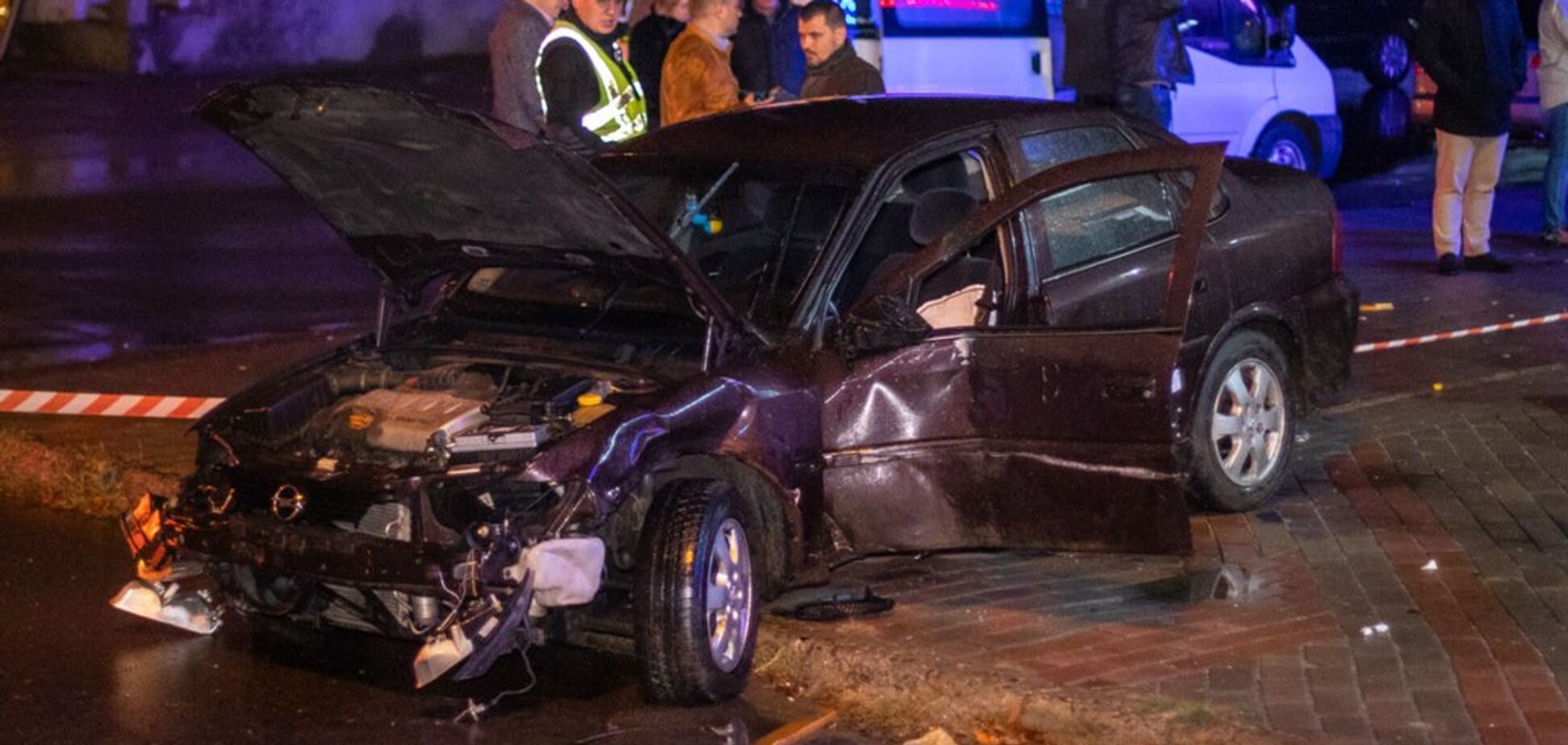 Йшла з чоловіком на ювілей: з'явилися дані про жертви ДТП з поліцейським під Києвом