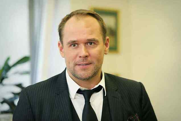 'Посылал на три буквы': звезда 'Глухаря' устроил пьяный дебош в самолете