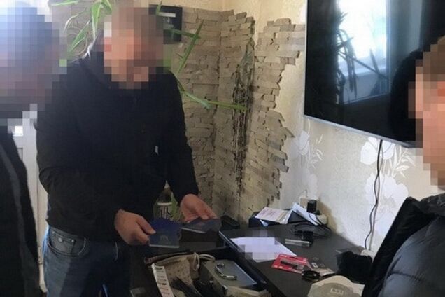 Захватывали земли и заводы: в Киеве накрыли группировку хакеров-рейдеров