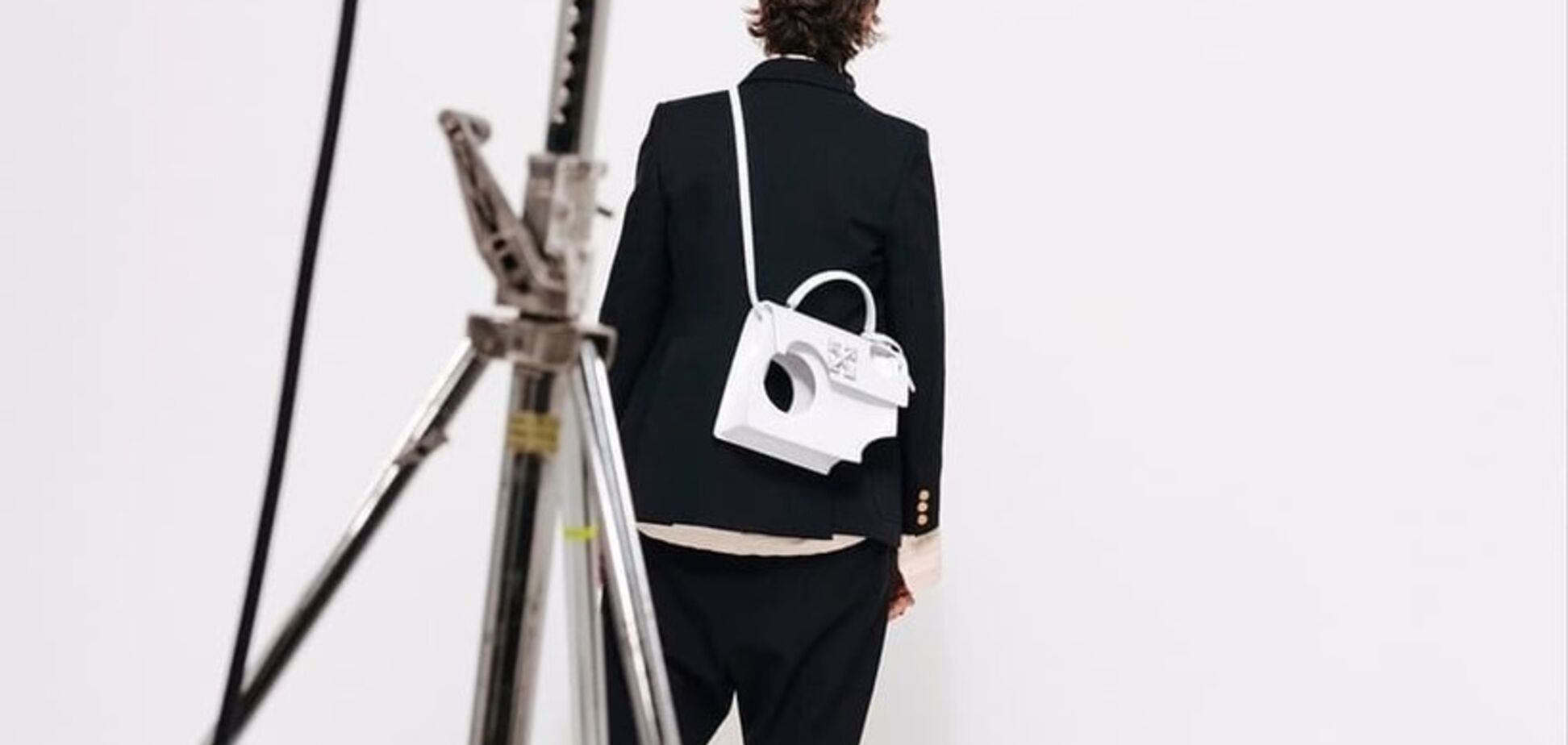 Все вывалится? Мир начал сходить с ума из-за нового тренда на сумки