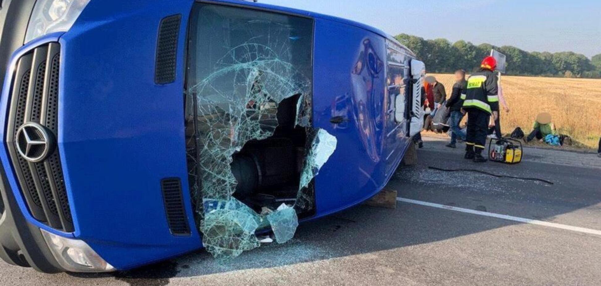 В Умані маршрутка зіткнулася з вантажівкою