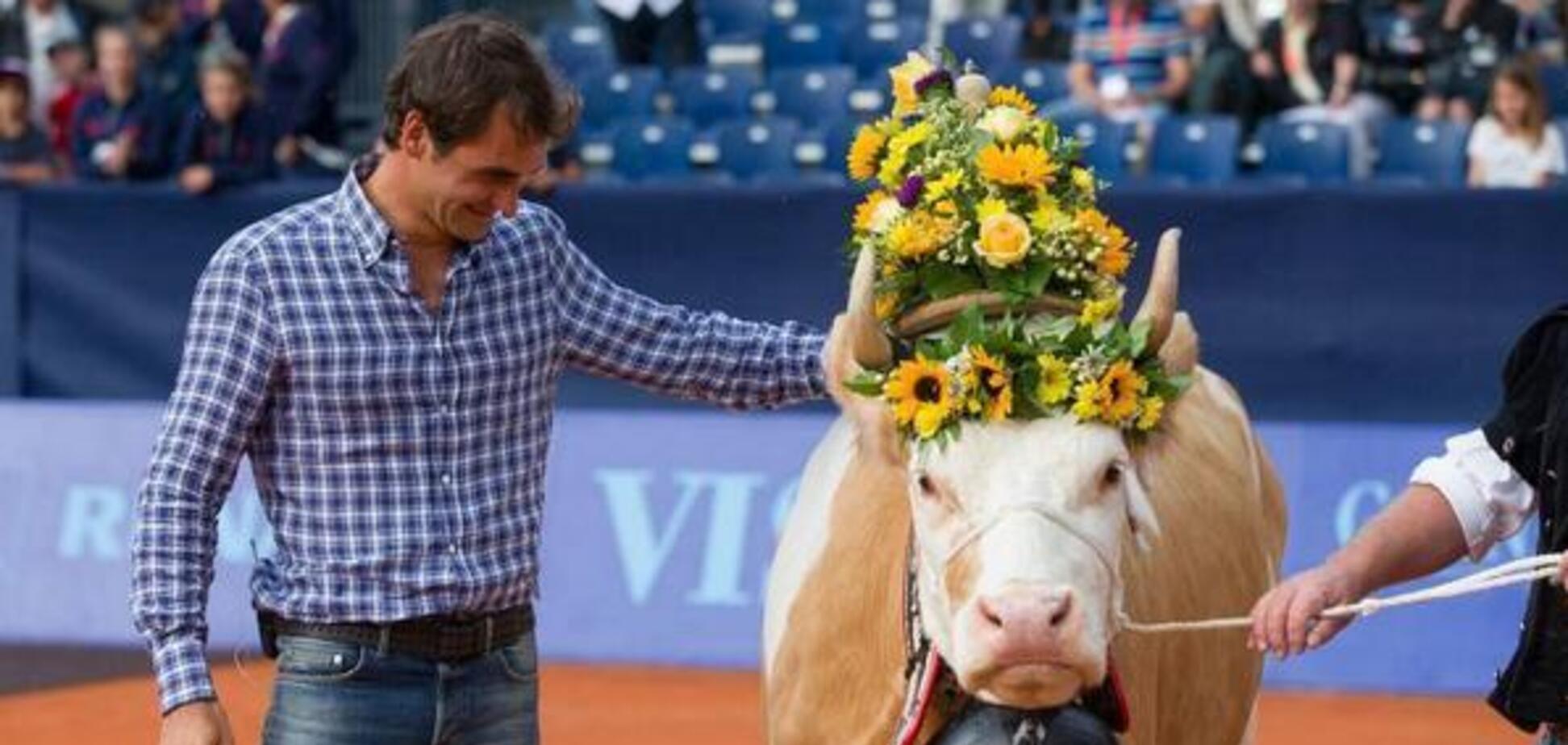 Бронзовая груша и корова: самые необычные спортивные трофеи