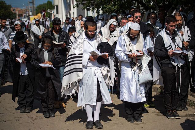 Рош Гашана-2019: з'явилися відео з масовими гуляннями хасидів в Умані