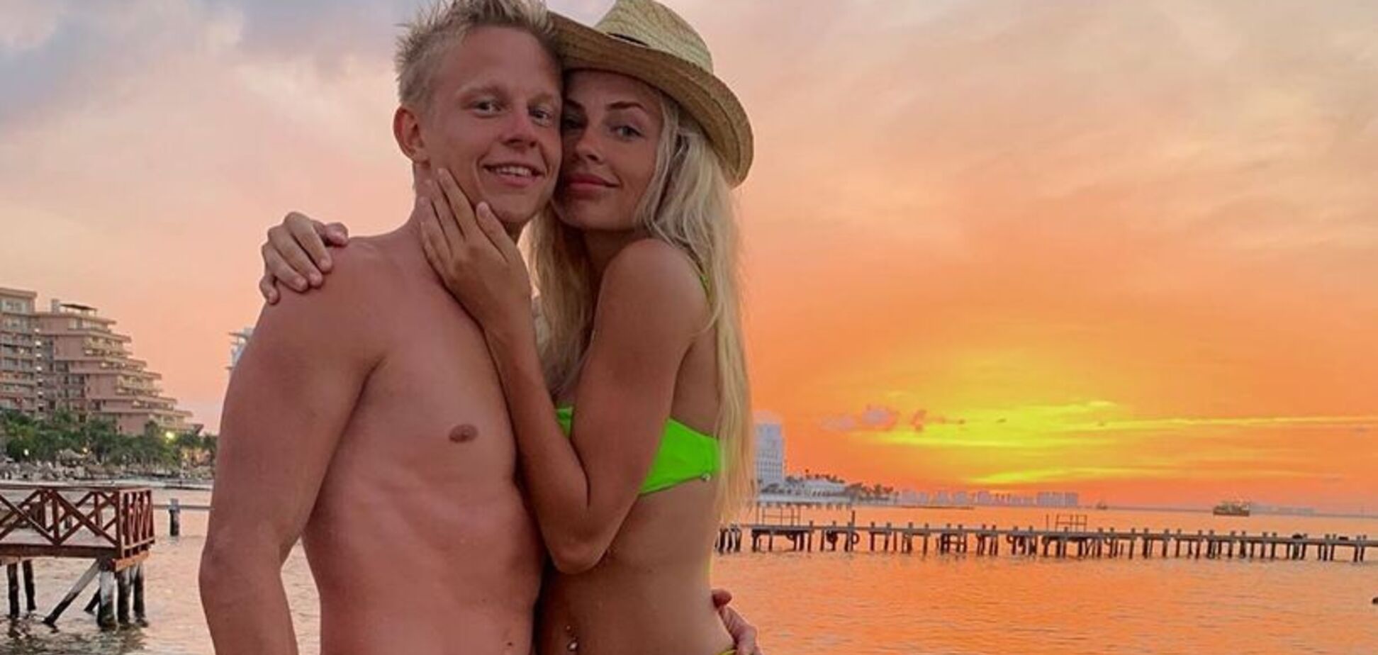 Зінченко опублікував фото в ліжку з відомою телеведучою