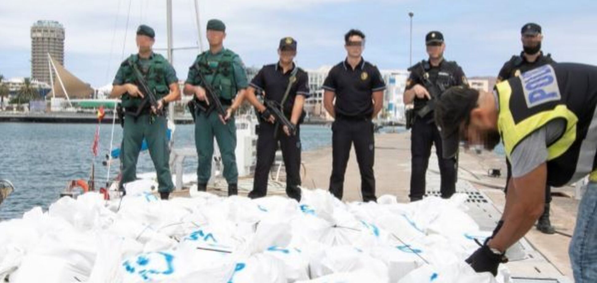 В Іспанії затримали яхту росіянина з 800 кг кокаїну: фото 'улову'