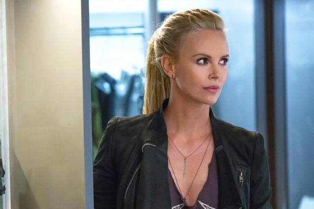 Не впізнати: легенда Голлівуду кардинально змінила імідж