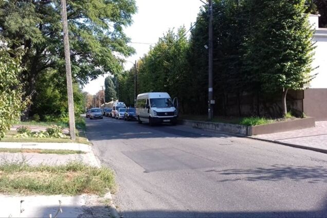 Дорога возле дома матери Тимошенко